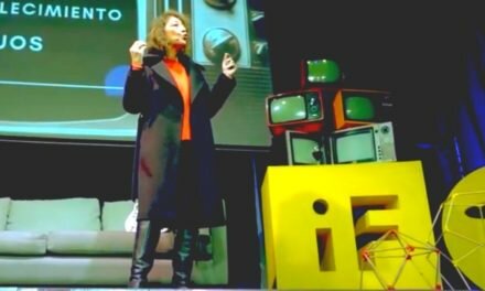 Iniciativa Científica Milenio celebró 20 años con una «noche nerd» en la que participó Kathya Araujo como expositora