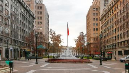 Alejandra Rasse en artículo sobre cómo crecer para reducir la segregación en la capital, en La Tercera